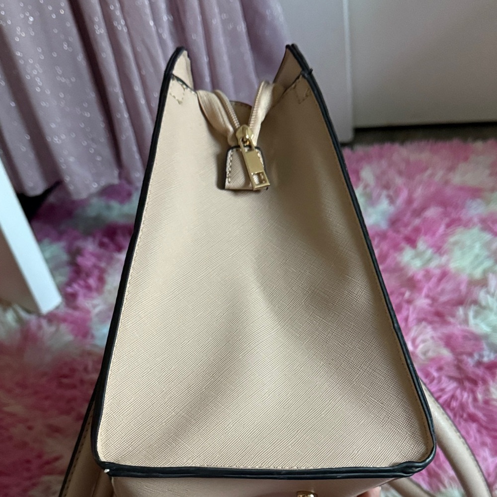 Elegant Beige Satchel Bag - Picture 9 of 13